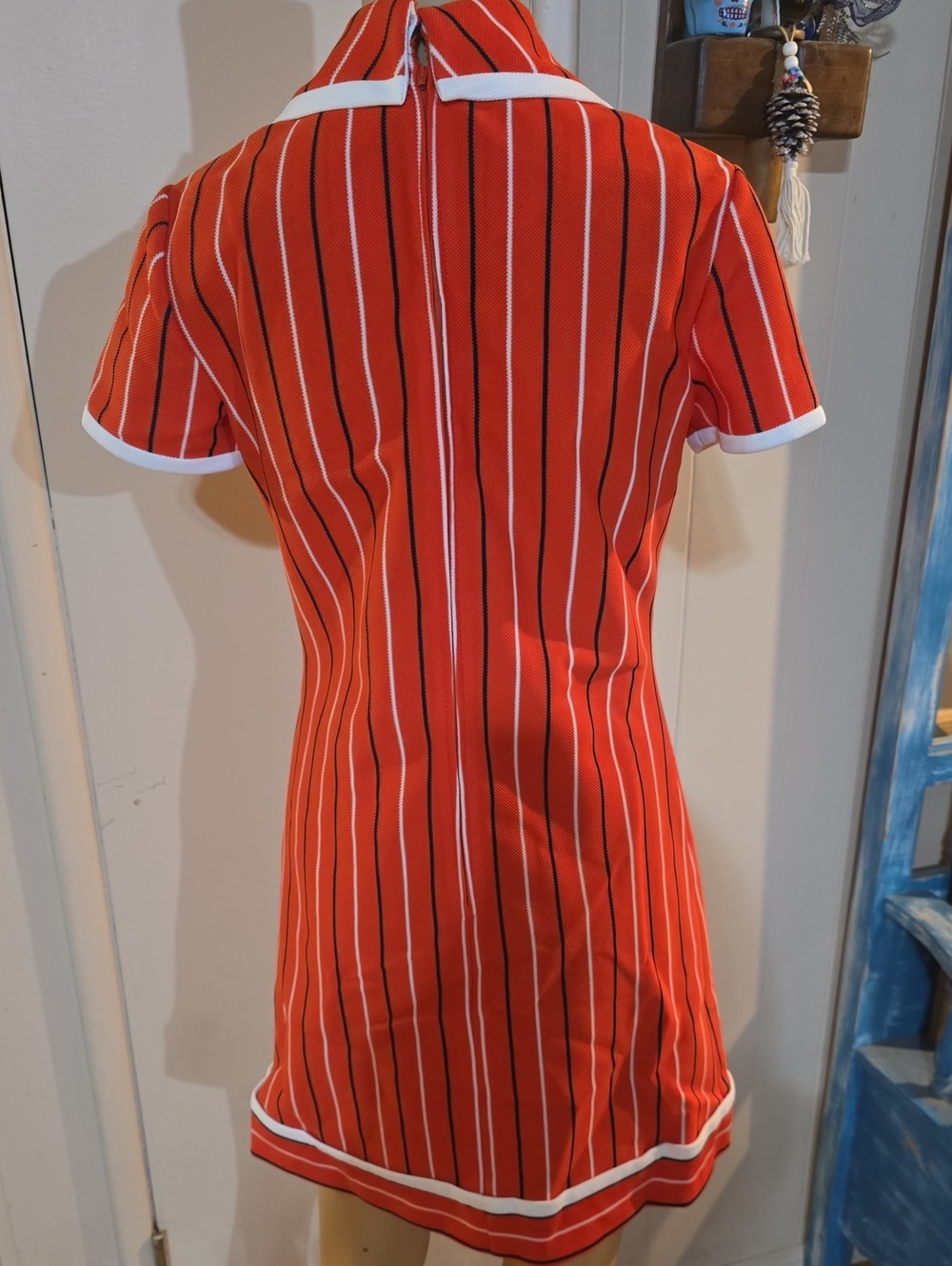 1960's Mod Red Striped Shift Dress with White Trim Tie - Picture 4 of 9